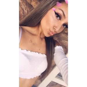 Meet your Posher, Michaela